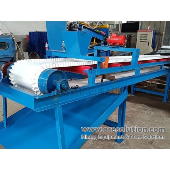 Подвесной вибрационный шлюз с ковром